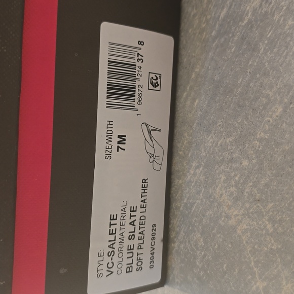 Vince Camuto Dark Blue Twist Heels - Picture 8 of 9